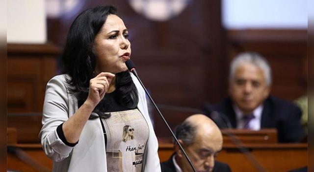 Ministra de la Mujer, Gloria Montenegro advierte que hay un exceso de personal