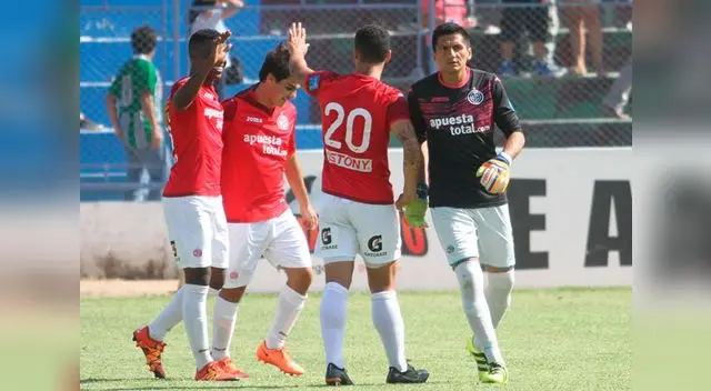 Jesús Cisneros atajó en Aurich 2016-17 FOTO: LIBERO Jesús Cisneros atajó en Aurich 2016-17 FOTO: LIBERO