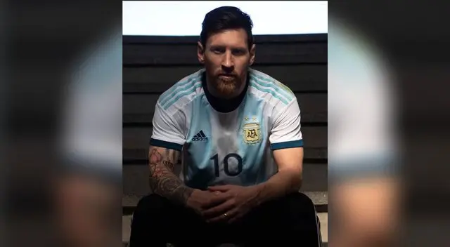 Messi presenta el nuevo diseño de la camiseta argentina