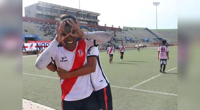 Gálvez golea en el campo, pero los dirigentes lo tiene abandonados. FOTO: Facebook José Gálvez