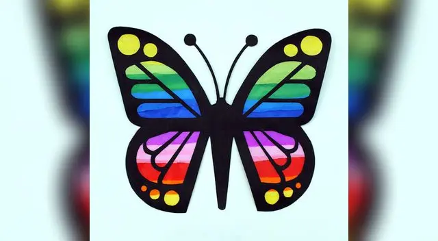 Los materiales son muy fáciles de encontrar, cartulina negra y papel de seda