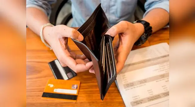 Evalúa cuánto puedes pagar al mes antes de endeudarte. Solo asume deudas que estás seguro de que puedes pagar