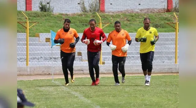 Arrazada viene haciendo un buen trabajo con los arqueros en Huancayo