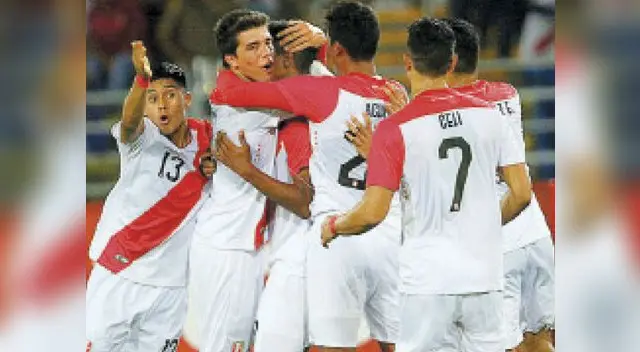 La selección peruana Sub 17 de Perú  ganó 3-0 a la selección de Bolivia 