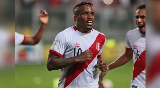 Jefferson Farfán reconoce que Perú estuvo mal ante El Salvador