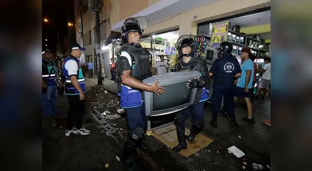 Se retuvo la mercadería de quienes ocupaban espacios en la galería Se retuvo la mercadería de quienes ocupaban espacios en la galería