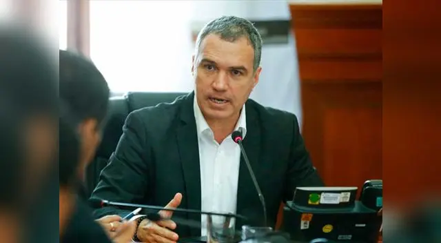 Ingreso de Salvador del Solar no ayudaría a mejorar la gestión del actual gobierno