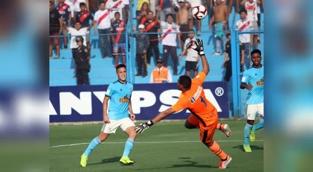 Ortiz marca el mejor gol de la tarde
