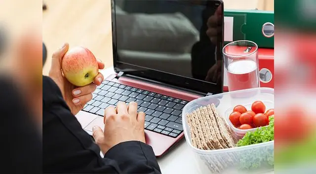 No tenemos por qué renunciar al picoteo ni a comer sano durante la semana en la oficina si aprendemos a preparar snacks saludables No tenemos por qué renunciar al picoteo ni a comer sano durante la semana en la oficina si aprendemos a preparar snacks saludables