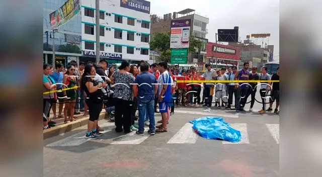 Testigos informaron que inspectora de la Municipalidad de Lima habría detenido bruscamente el bus, cuando la motociclista estaba detrás y sin opciones a que pueda frenar