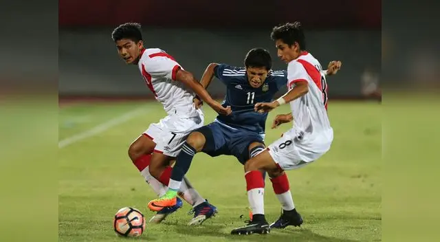 Silvestri contento con el empate con Argentina y sueña con clasificar al Mundial