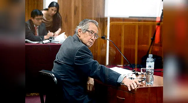 Alberto Fujimori lanzó el autogolpe mediante un mensaje televisivo Alberto Fujimori lanzó el autogolpe mediante un mensaje televisivo
