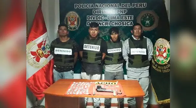 Sujetos utilizaban una combi de fachada para asaltar a los pasajeros. Sujetos utilizaban una combi de fachada para asaltar a los pasajeros.