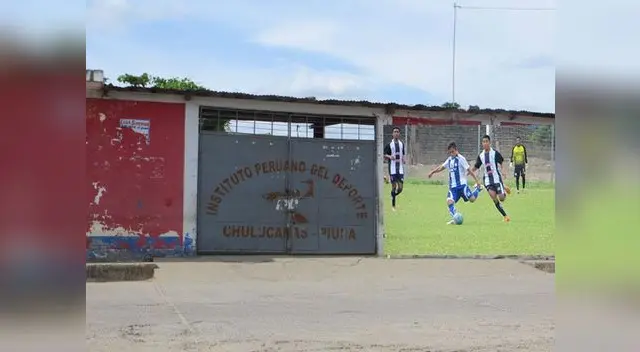El estadio  Miguel García Estévez estuvo cerrado con candado