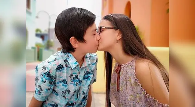 'Pedrito' habría recibido su prime beso en la serie 'De vuelta al barrio' 'Pedrito' habría recibido su prime beso en la serie 'De vuelta al barrio'