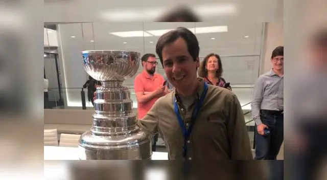 Reconocimiento a la labor del periodista Carlos Lozada fue anunciado vía Twitter Reconocimiento a la labor del periodista Carlos Lozada fue anunciado vía Twitter