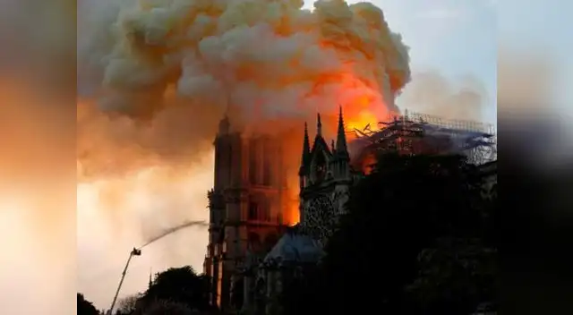 La fachada de Notre Dame fue escenario de momentos notables en la historia de Francia