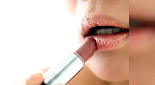 Si optas por un color pálido para ir más discreta, la técnica de derretirlo con el dedo es perfecta para conseguir una textura suave, mate y cómoda Si optas por un color pálido para ir más discreta, la técnica de derretirlo con el dedo es perfecta para conseguir una textura suave, mate y cómoda