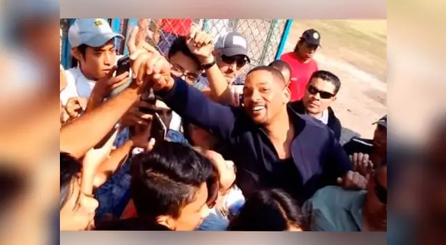 Will Smith junto a sus fans aztecas Will Smith junto a sus fans aztecas