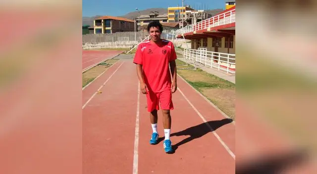 Jonthan hermano del "Santi" Acasiete llegó al Atlético Grau