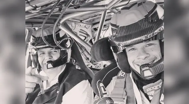 Mario en su carro con el ex presidente Alan García