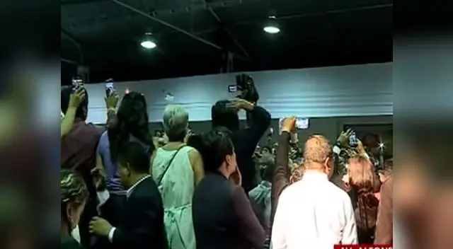 Partidarios del APRA rechazan arreglos florares del Estado 