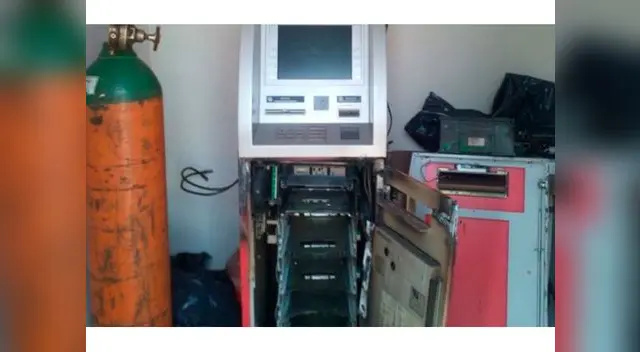 Desvalijaron cajero automático en unos minutos en Comas Desvalijaron cajero automático en unos minutos en Comas