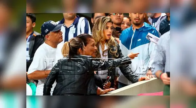 Alondra García Miró acompañó nuevamente desde las tribunas a su ex pareja Paolo Guerrero Alondra García Miró acompañó nuevamente desde las tribunas a su ex pareja Paolo Guerrero