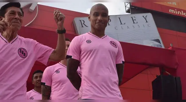 Jesús Chávez anotó gol de penal en la victoria ante El Pirata y está feliz por mensaje de hinchas Jesús Chávez anotó gol de penal en la victoria ante El Pirata y está feliz por mensaje de hinchas