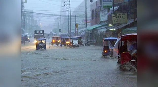 Lluvia anómala sorprendió a ciudadanos de Puno Lluvia anómala sorprendió a ciudadanos de Puno