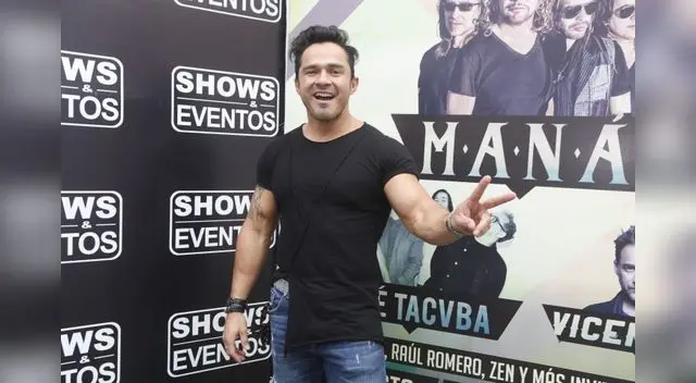 Modelo sale al frente para aclarar a reina de belleza. Modelo sale al frente para aclarar a reina de belleza.