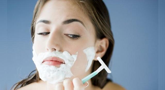 Exfolia bien tu piel antes para levantar los pelos enquistados Exfolia bien tu piel antes para levantar los pelos enquistados