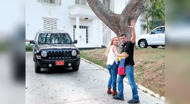 Leopoldo lópez se mantiene en la residencia del embajador de España en Venezuela. Leopoldo lópez se mantiene en la residencia del embajador de España en Venezuela.