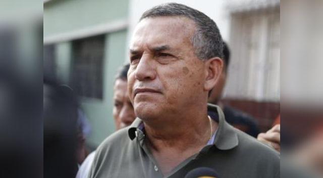 Daniel Urresti denunció que fue emboscado por delincuentes en Los Olivos Daniel Urresti denunció que fue emboscado por delincuentes en Los Olivos