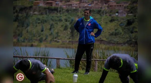 Juan Carlos Bazalar vino al neoplásica y dirigencia del Deportivo Garcilaso lo sacó. FOTO: FACEBOOK