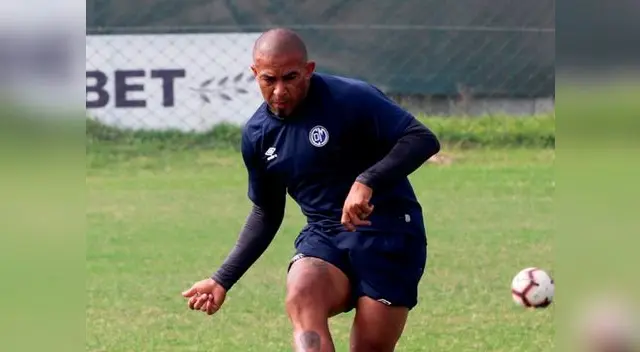 Alianza Lima: Egidio Arévalo Ríos se despide de Municipal con emotivo mensaje, pero ficharía por íntimos Alianza Lima: Egidio Arévalo Ríos se despide de Municipal con emotivo mensaje, pero ficharía por íntimos