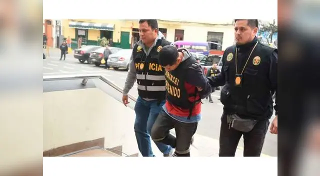 Detenido atrapado por la policía Detenido atrapado por la policía