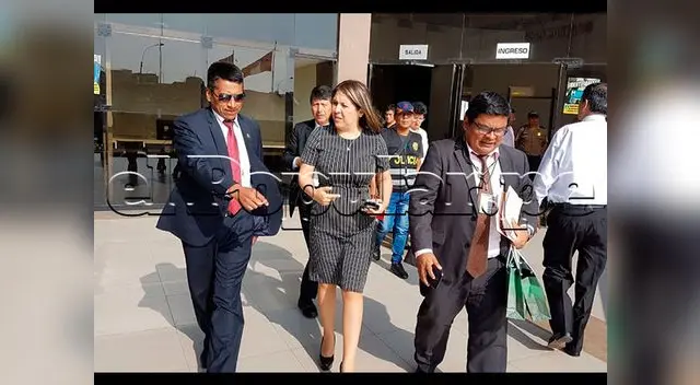 Congresista Yeni Vilcatoma acudió a la Dirincri a denunciar que viene recibiendo amenzas (FOTO: Christian Moreno)