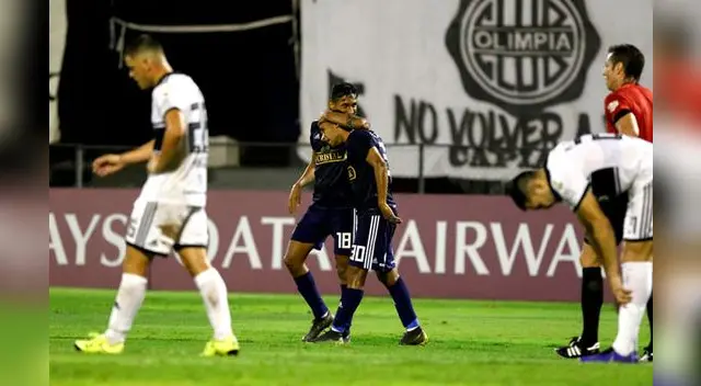 El "Chorri" Palacios anotó el gol de la victoria de Cristal ante Olimpia. FOTO: EFE