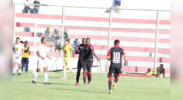 Celebración por el gol de Jarlín Quintero FOTO: LIBERO