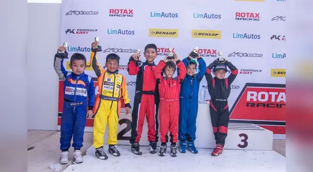 Shimabukuro junto a otros talentos en el  Campeonato Nacional Rotax Max Challengue 