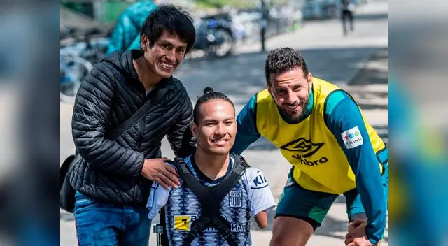 Claudio Pizarro tiene noble gesto con hincha de Alianza Lima