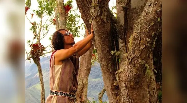 Richard Torres se casó con un árbol en Amazonas