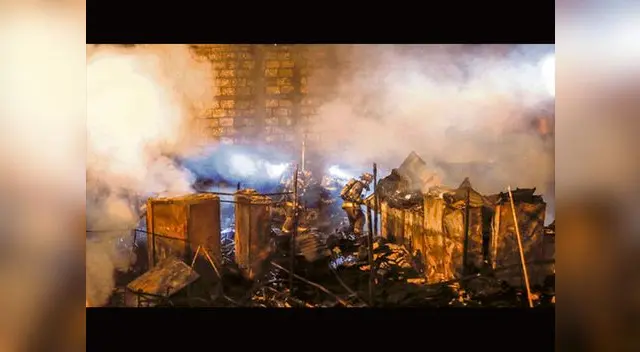 Bomberos controlaron el incendio después de dos horas