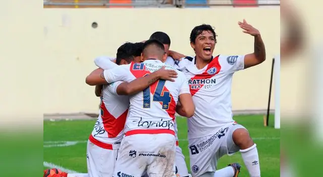 Deportivo Municipal silenció el Monumental tras ganar 4-2 a Universitario