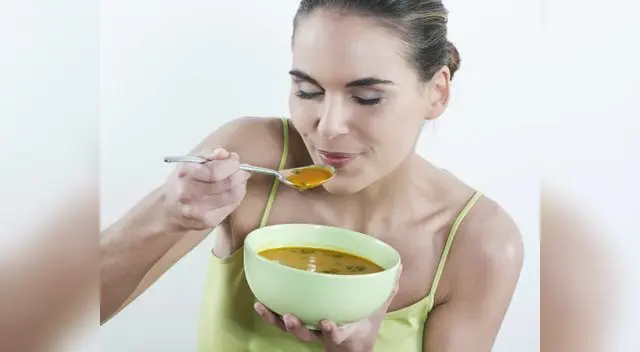 Es importante el consumo de vitamina D, que se encuentra, en los pescados azules