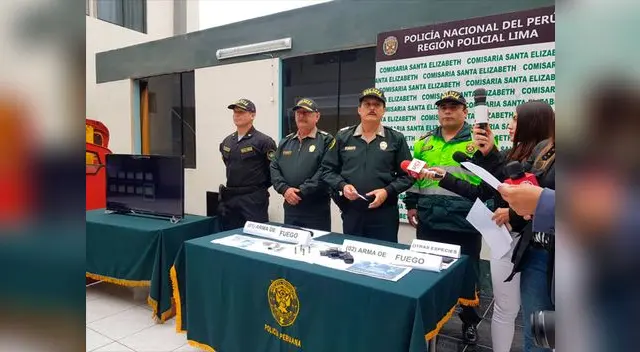 El general Mario Arata explicando el accionar delictivo de los detenidos El general Mario Arata explicando el accionar delictivo de los detenidos