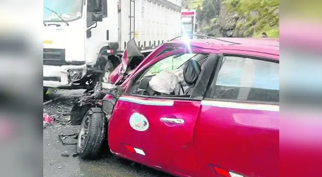 Accidente de tránsito en La Oroya dejó un adulto muerto Accidente de tránsito en La Oroya dejó un adulto muerto