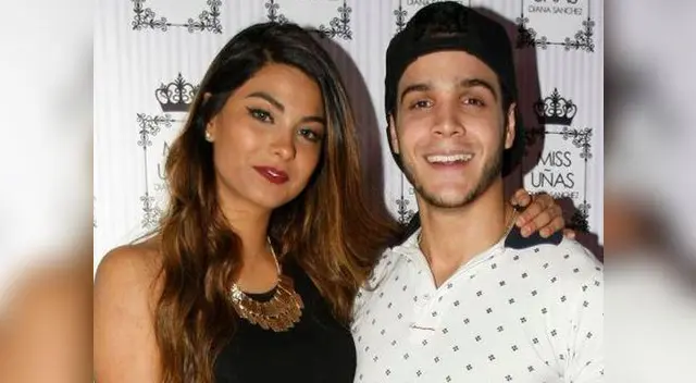 Mario Irivarren no se despega de Ivana Yturbe durante concierto romántico