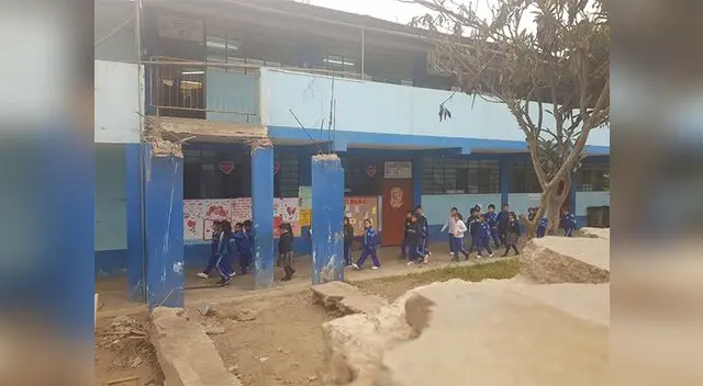 Colegio de San Juan de Miraflores pide ayuda al Minedu Colegio de San Juan de Miraflores pide ayuda al Minedu